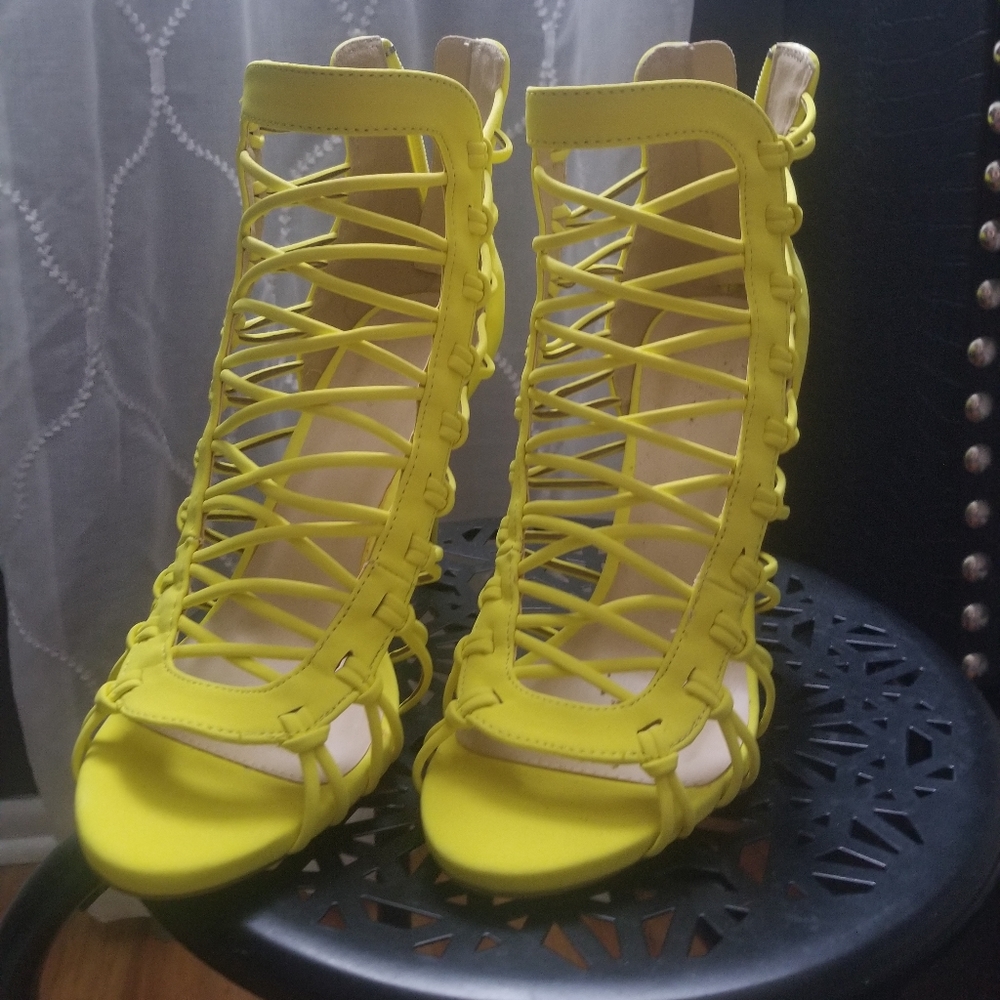 Heels - Picture 2 of 3